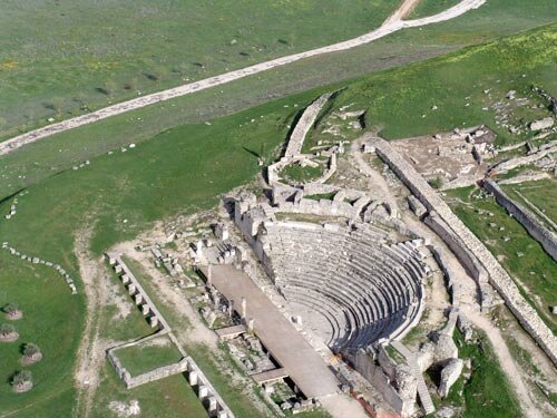 El teatro desde el oeste